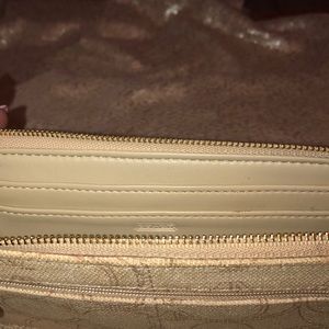 Coach Bags - Gently used Coach large wristlet! Coach Bags - Gently used Coach large wristlet!